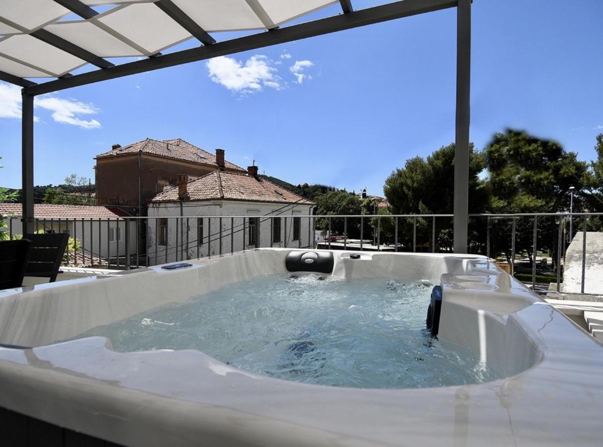 דוברובניק Jacuzzi Apartment Mickey מראה חיצוני תמונה